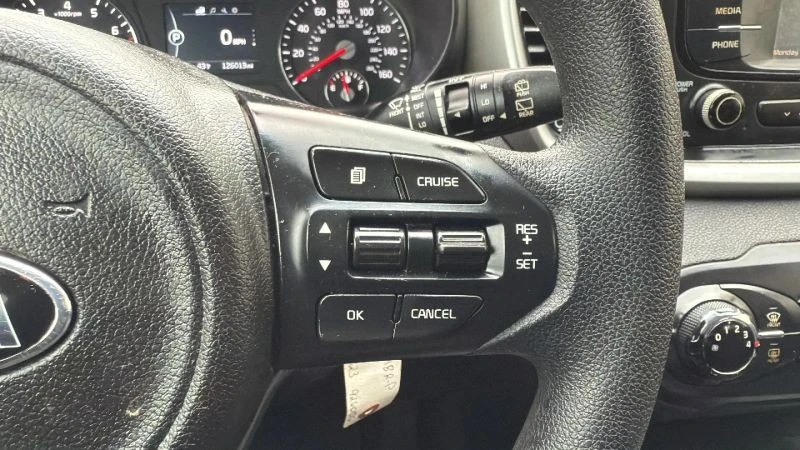 2017 Kia Sorento - Image 11 of 12
