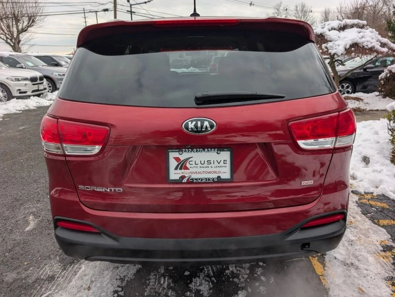 2017 Kia Sorento - Image 6 of 12