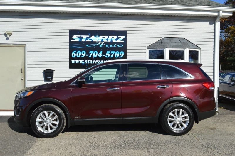 2017 Kia Sorento - Image 2 of 12