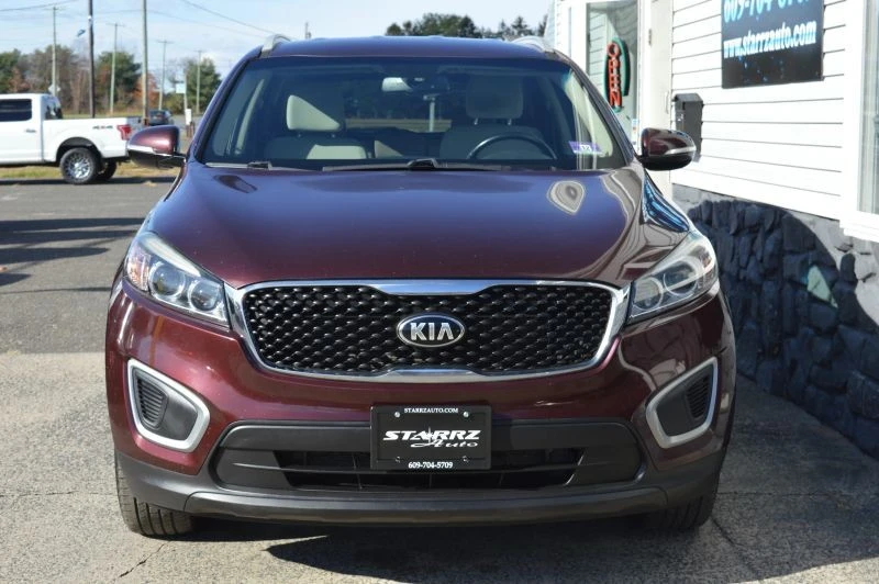 2017 Kia Sorento - Image 8 of 12