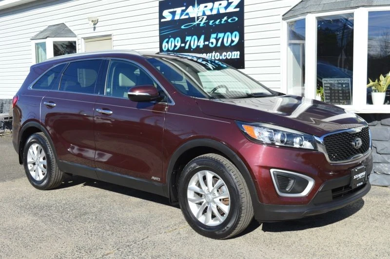 2017 Kia Sorento - Image 7 of 12