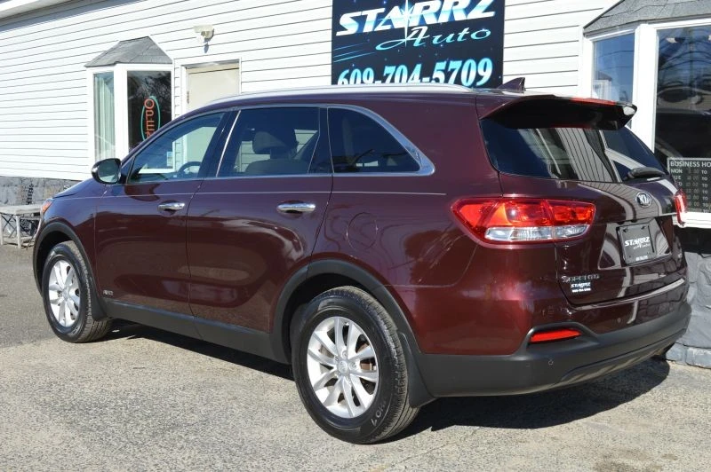2017 Kia Sorento - Image 3 of 12