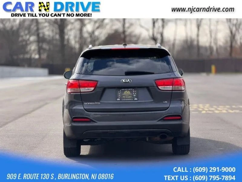 2017 Kia Sorento - Image 6 of 12