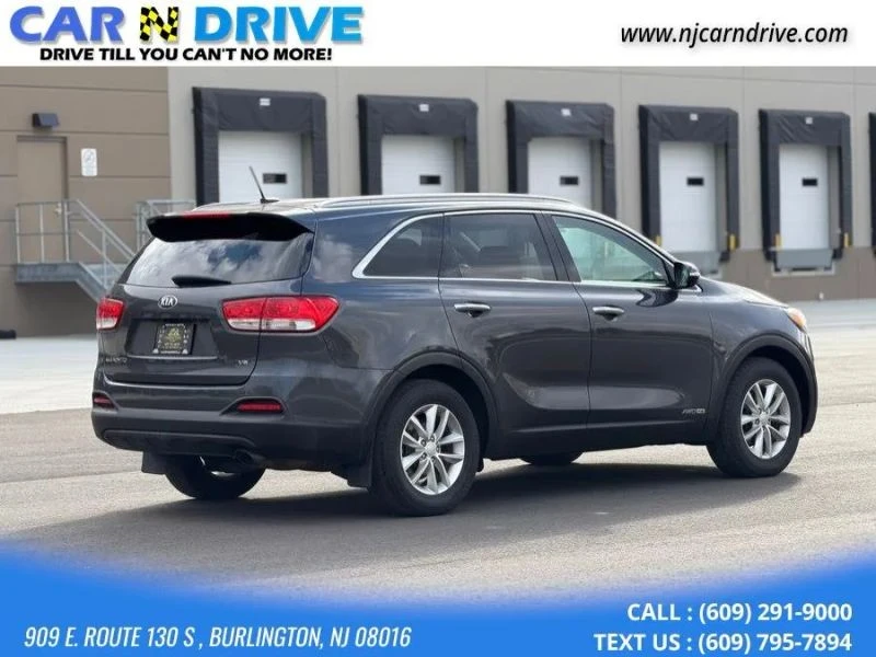 2017 Kia Sorento - Image 5 of 12