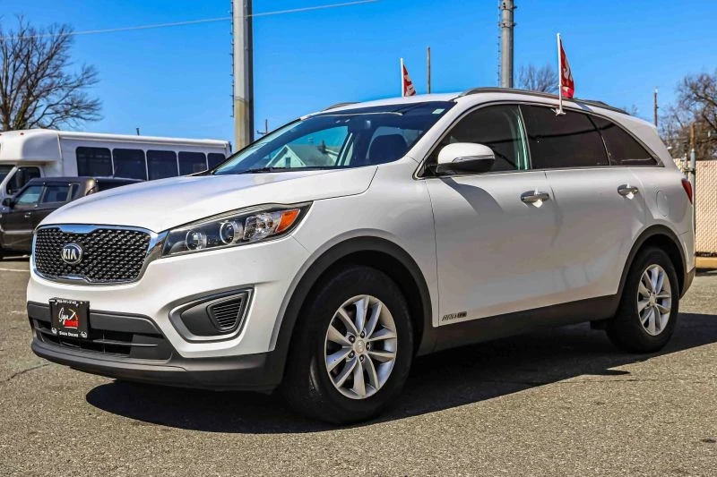 2017 Kia Sorento - Image 3 of 12
