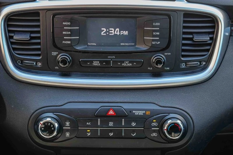 2017 Kia Sorento - Image 12 of 12