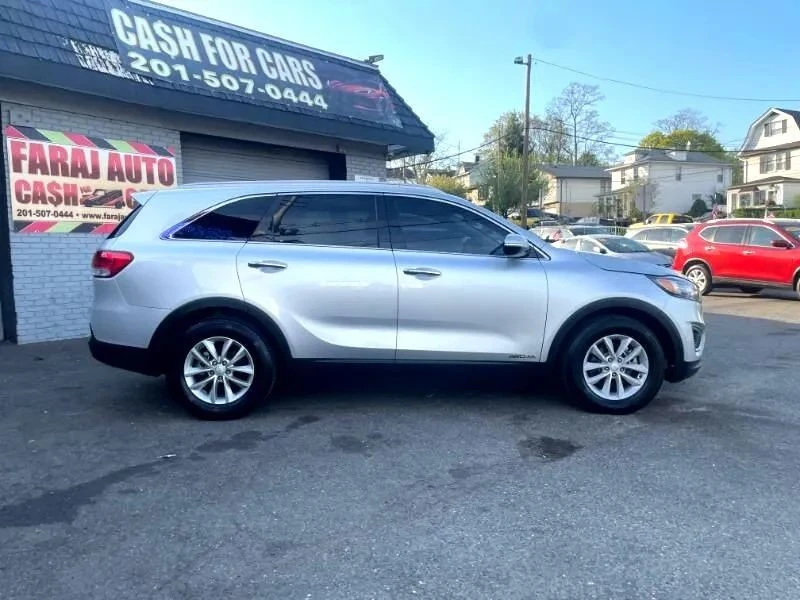 2017 Kia Sorento - Image 9 of 12
