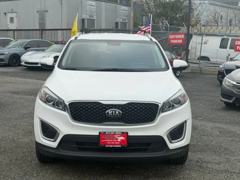 2017 Kia Sorento - Image 2 of 12