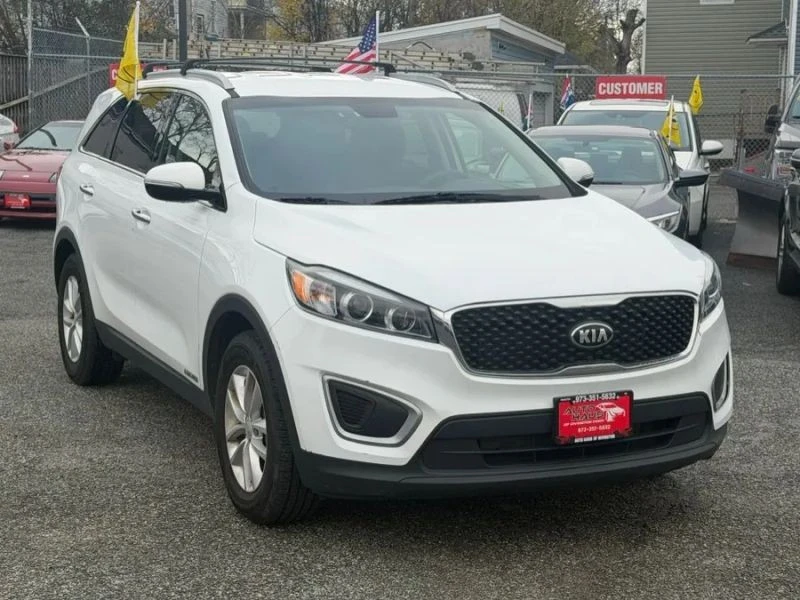 2017 Kia Sorento - Image 3 of 12