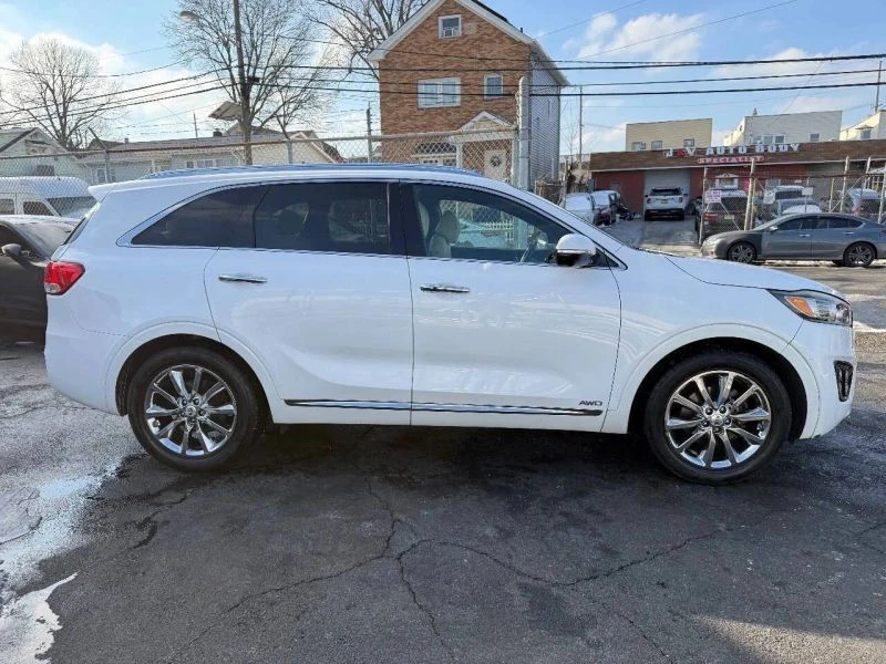 2017 Kia Sorento - Image 6 of 12