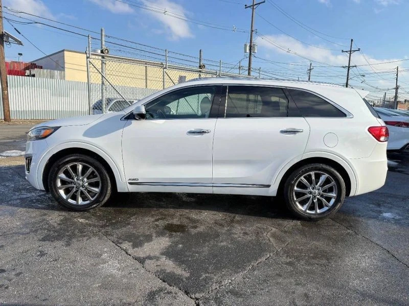 2017 Kia Sorento - Image 9 of 12