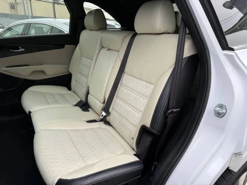 2017 Kia Sorento - Image 12 of 12