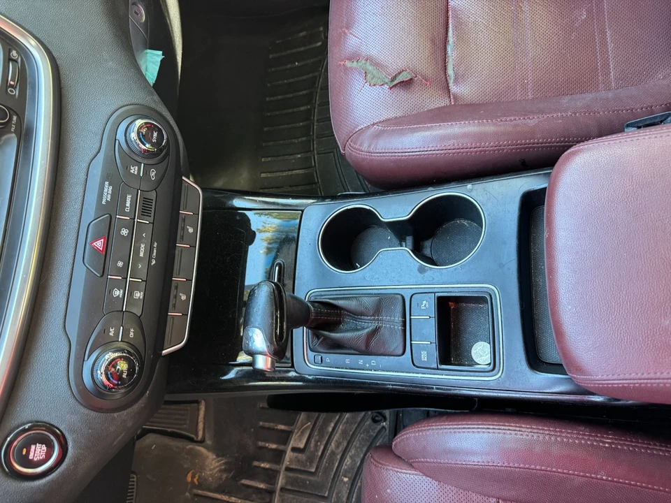 2017 Kia Sorento - Image 15 of 21