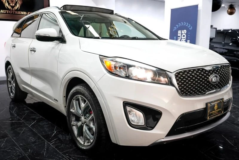 2017 Kia Sorento - Image 3 of 12