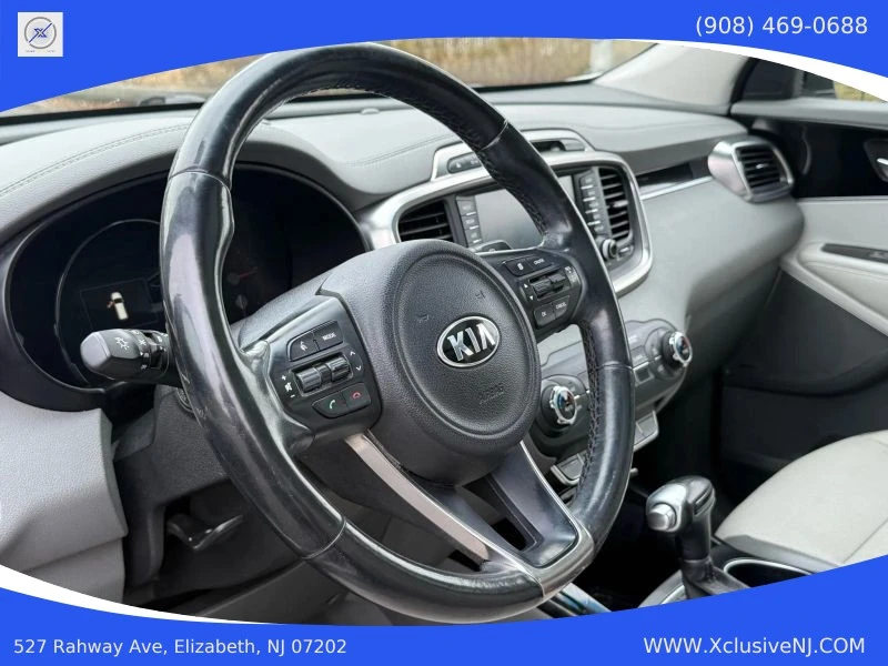 2017 Kia Sorento - Image 9 of 12