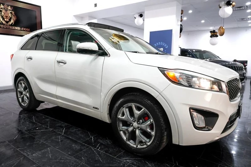 2017 Kia Sorento - Image 4 of 12