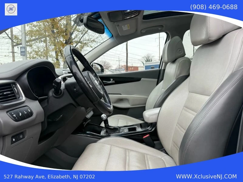 2017 Kia Sorento - Image 8 of 12