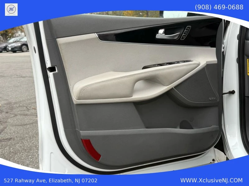 2017 Kia Sorento - Image 7 of 12