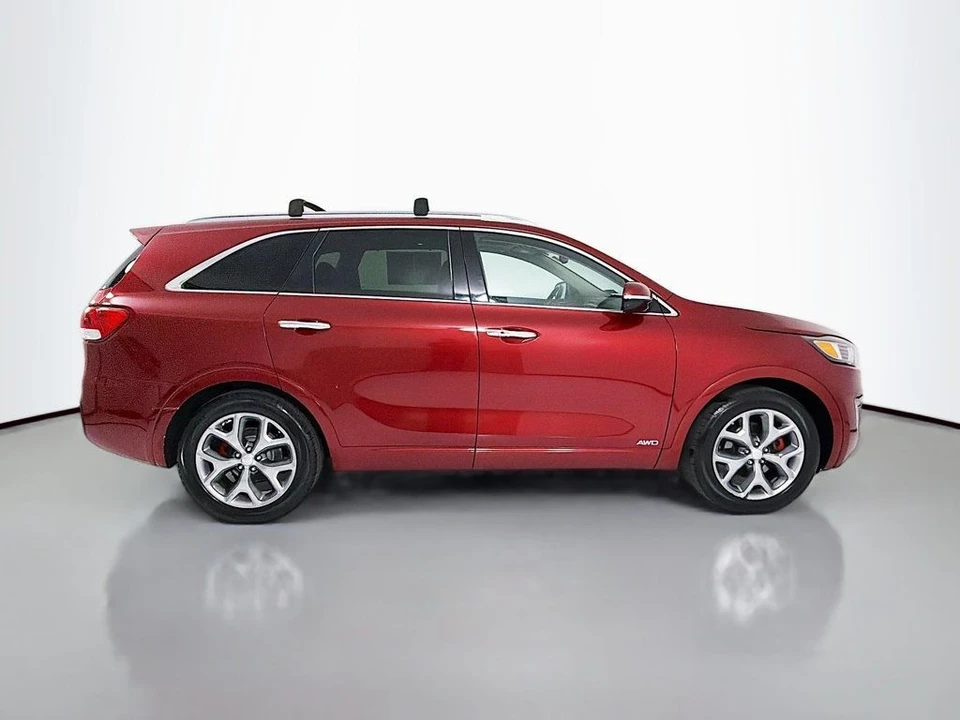 2017 Kia Sorento - Image 8 of 12