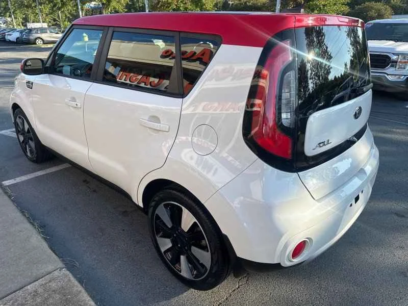 2017 Kia Soul - Image 4 of 13