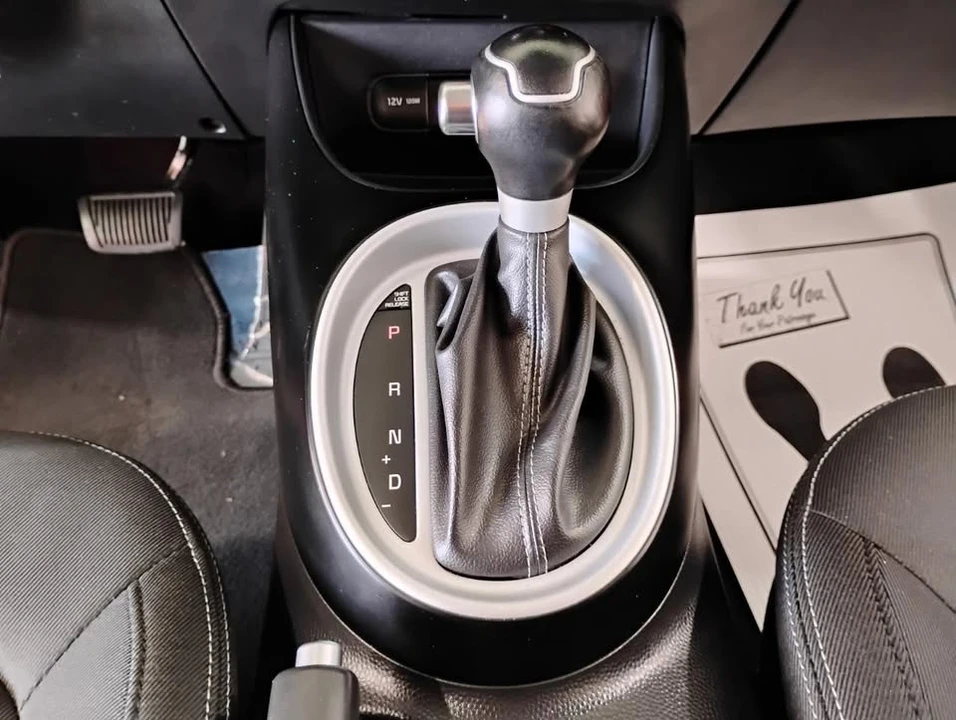 2017 Kia Soul - Image 17 of 19