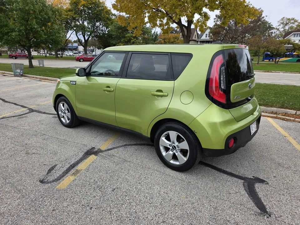 2017 Kia Soul - Image 4 of 10