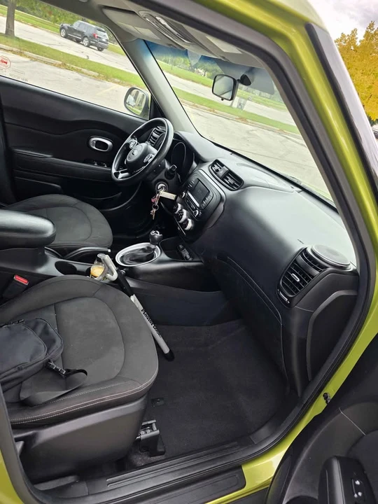 2017 Kia Soul - Image 5 of 10