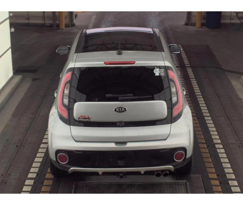 2017 Kia Soul - Image 6 of 12