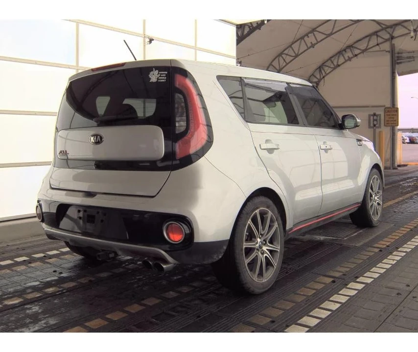 2017 Kia Soul - Image 5 of 12