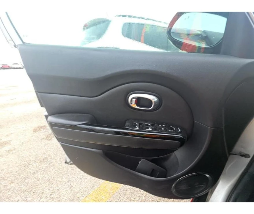 2017 Kia Soul - Image 11 of 12