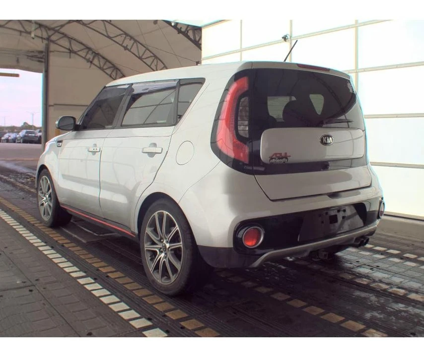 2017 Kia Soul - Image 8 of 12