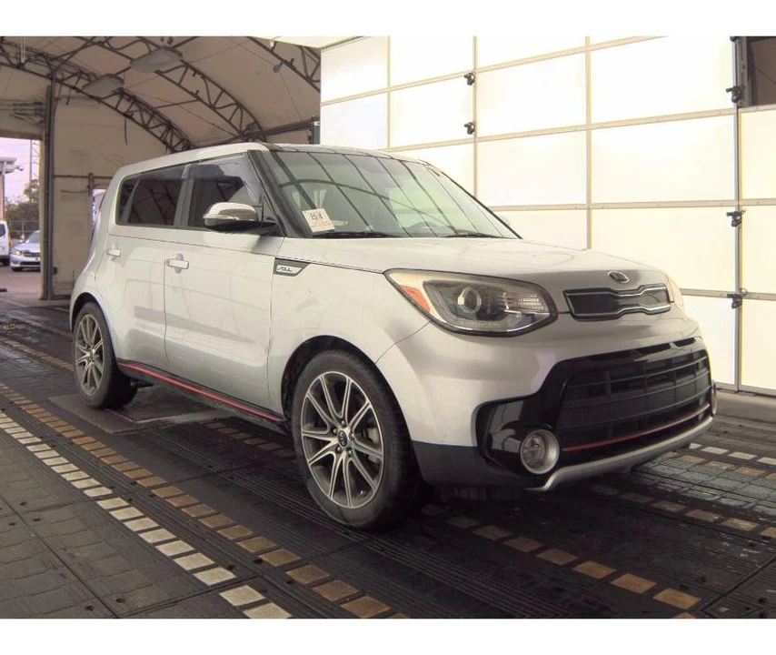 2017 Kia Soul - Image 4 of 12