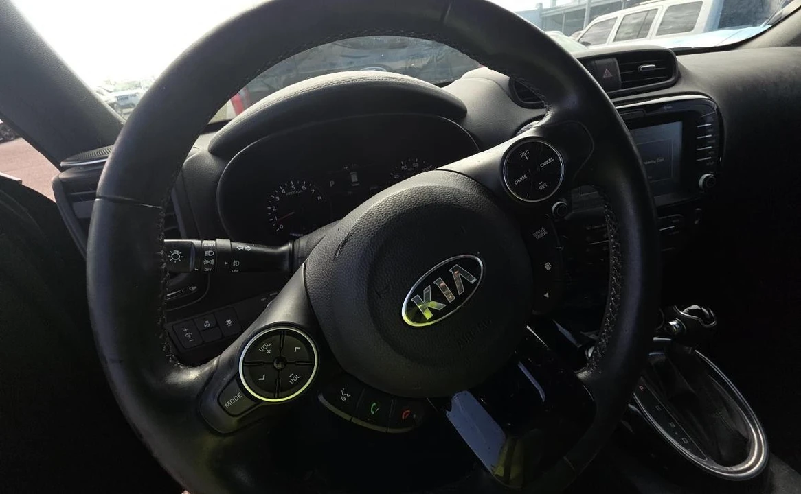 2017 Kia Soul - Image 10 of 13