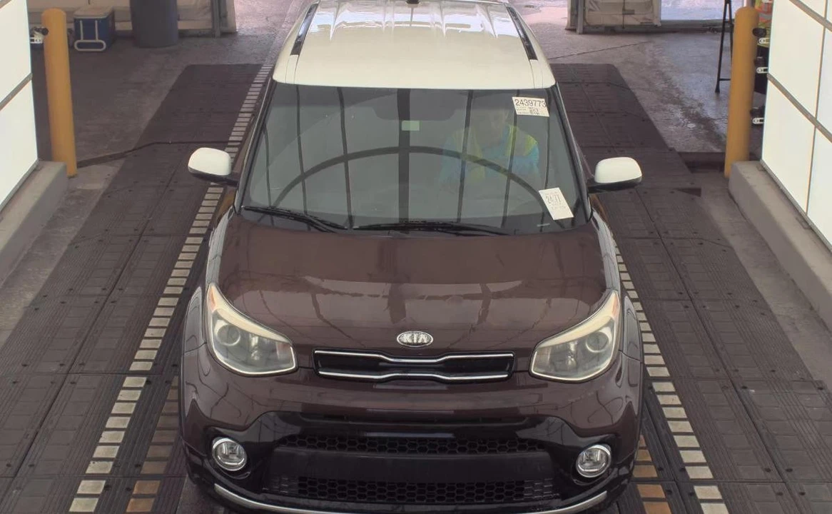 2017 Kia Soul - Image 2 of 13
