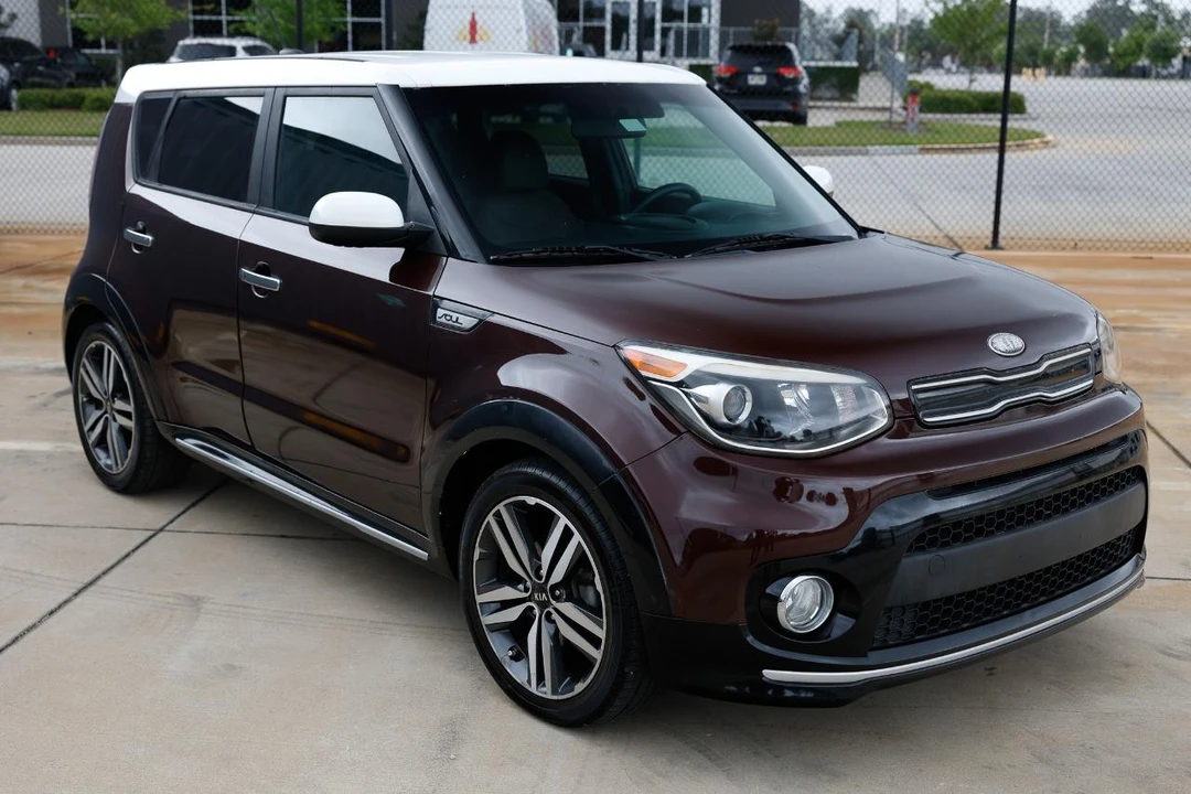 2017 Kia Soul - Image 15 of 21