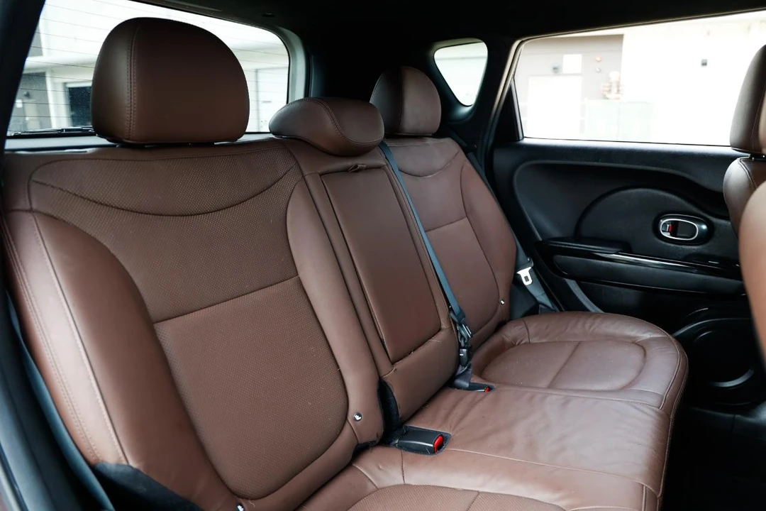 2017 Kia Soul - Image 14 of 21