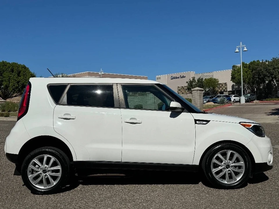 2017 Kia Soul - Image 4 of 15