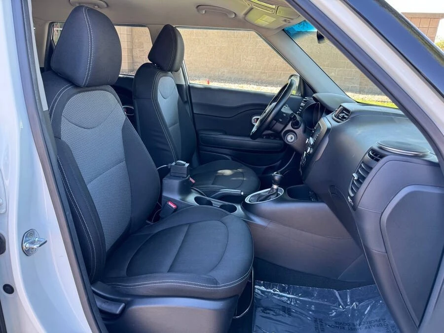 2017 Kia Soul - Image 9 of 16