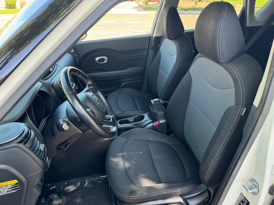 2017 Kia Soul - Image 8 of 16