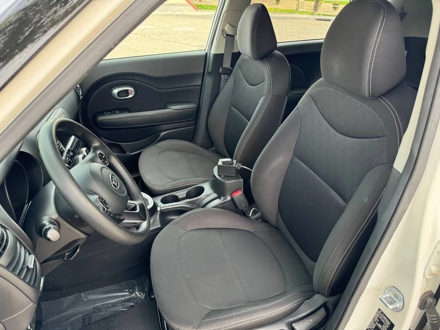 2017 Kia Soul - Image 8 of 16
