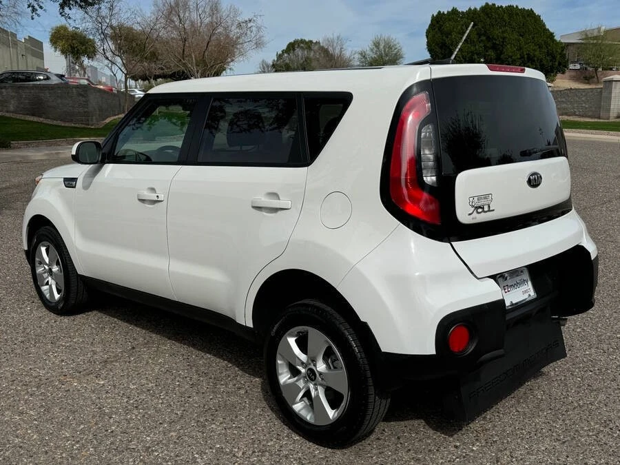 2017 Kia Soul - Image 14 of 16