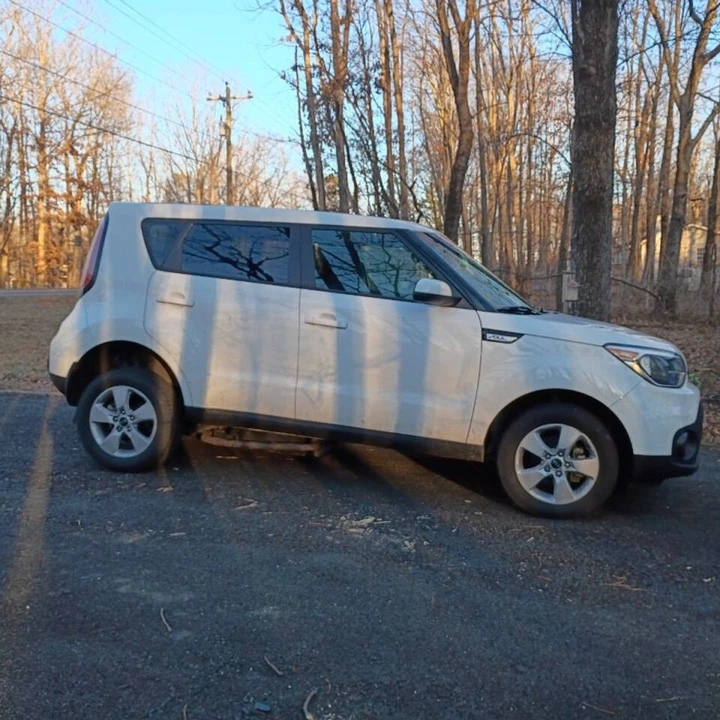 2017 Kia Soul - Image 2 of 16