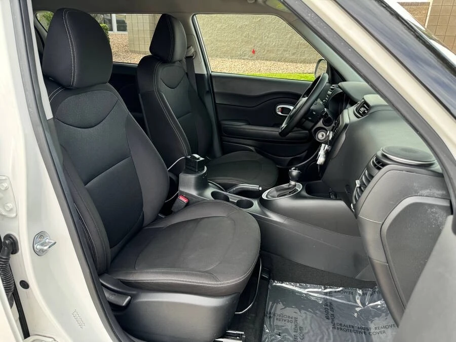 2017 Kia Soul - Image 9 of 16