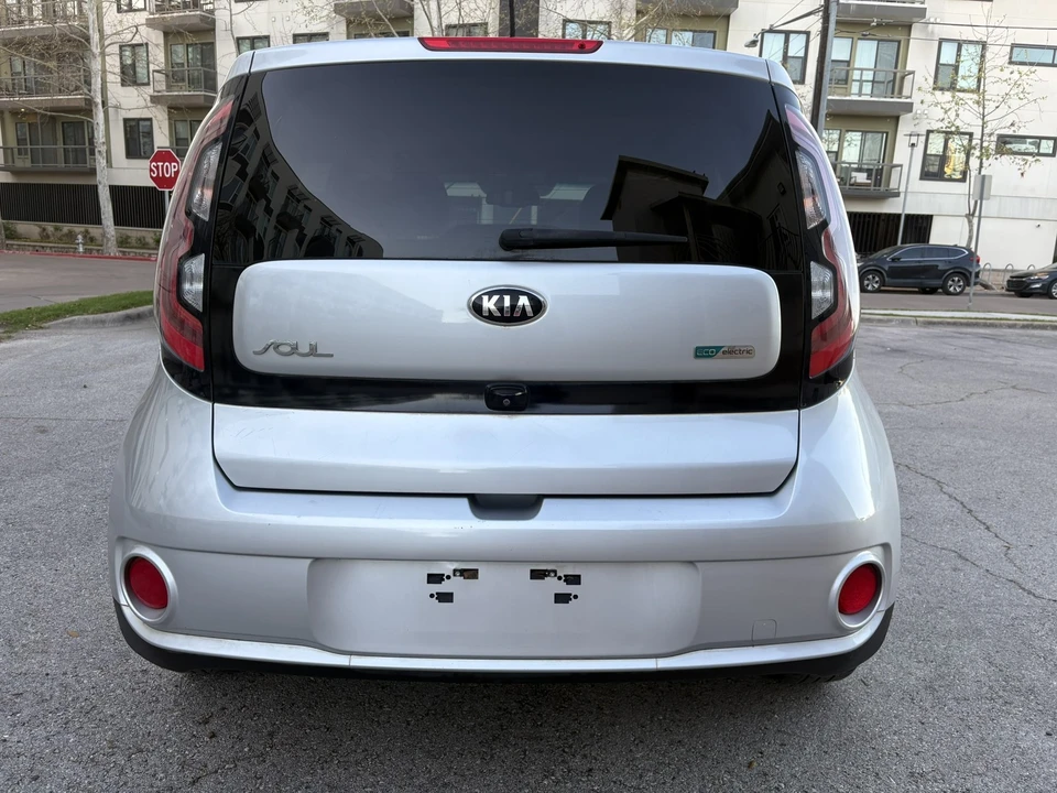 2017 Kia Soul - Image 8 of 21