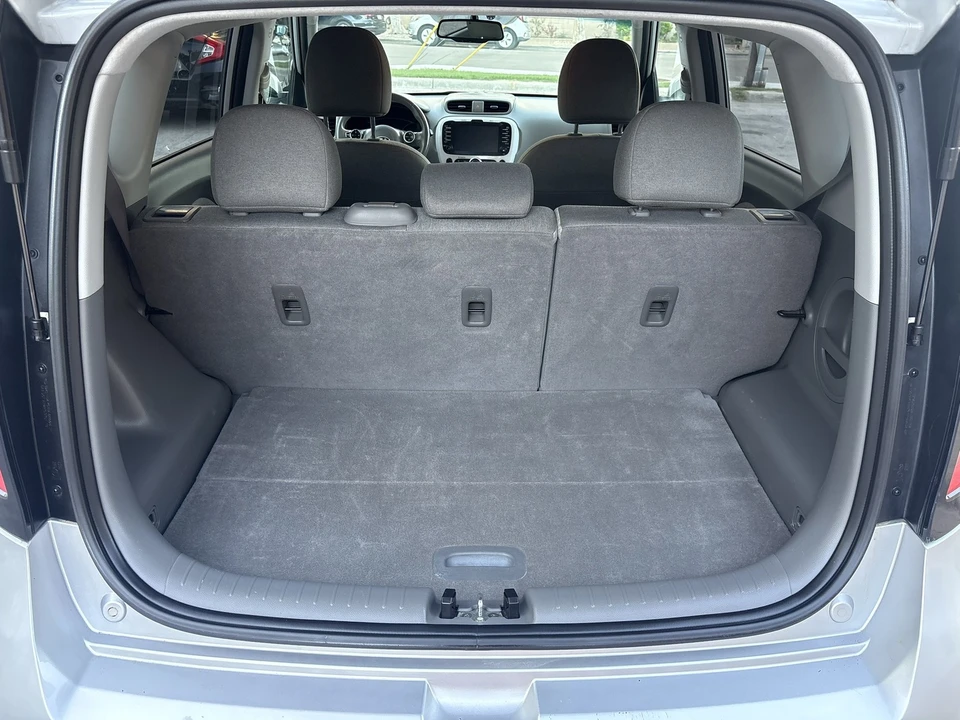 2017 Kia Soul - Image 16 of 21