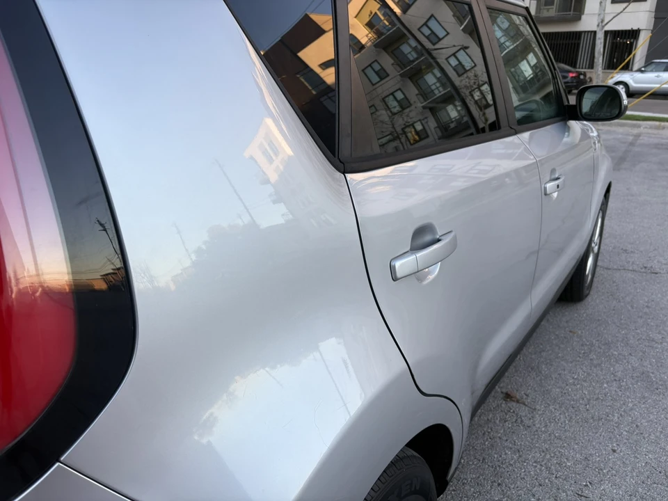 2017 Kia Soul - Image 9 of 21