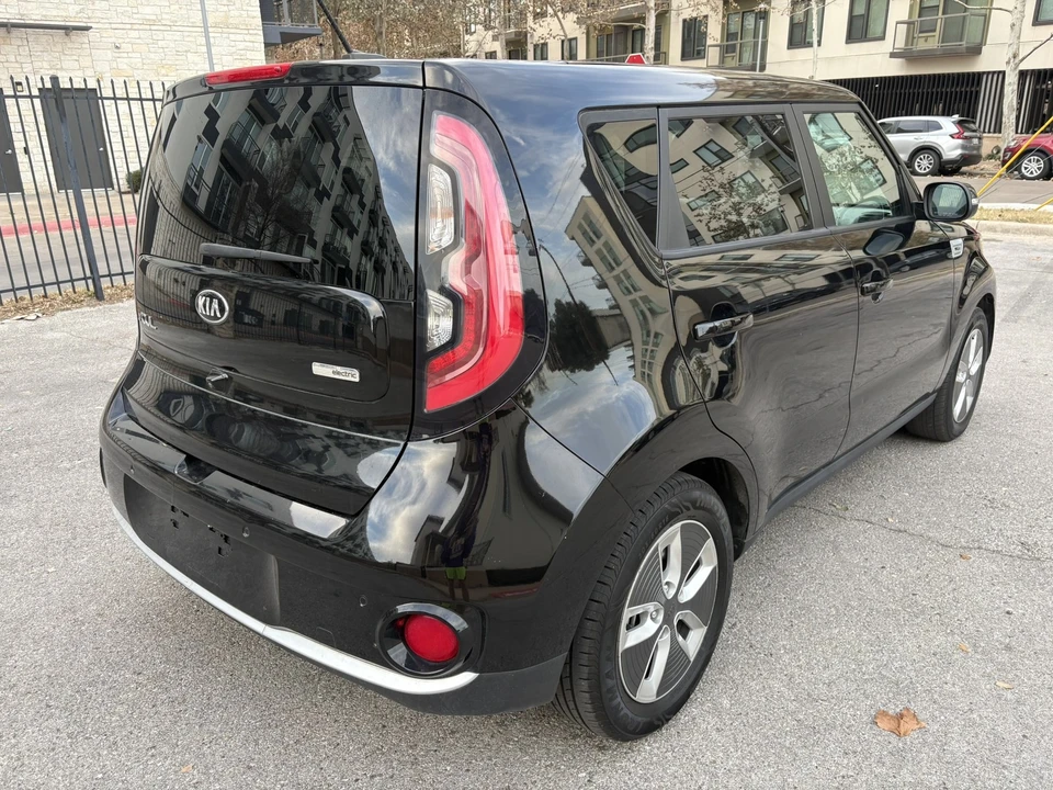 2017 Kia Soul - Image 9 of 21