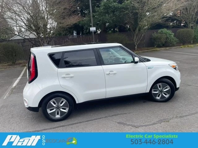 2017 Kia Soul - Image 11 of 21