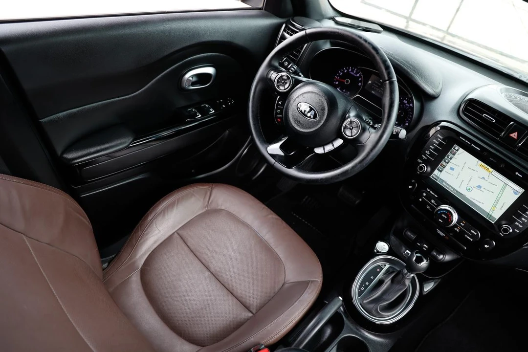 2017 Kia Soul - Image 22 of 31