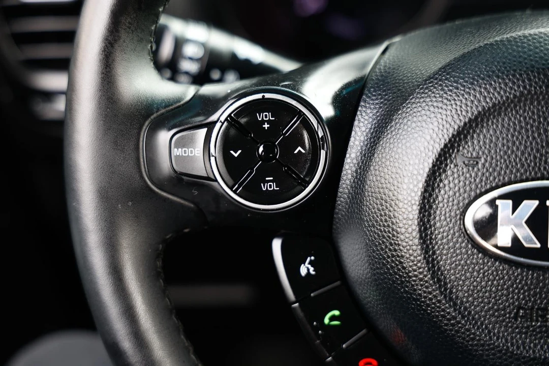 2017 Kia Soul - Image 27 of 31